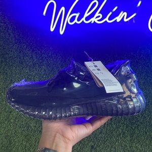 Yeezy 350 black
